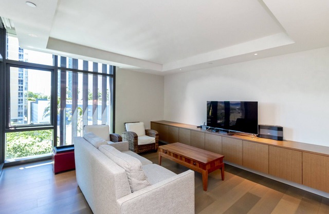 Luxury Condo "Park Lane" Unit #1505! (30 Nights Minimum Stay)