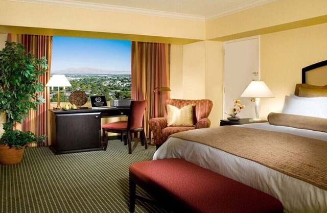 Luxury Resort & Casino