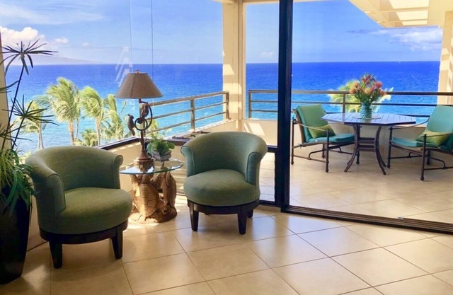 "Sunsational"Oceanfront Condo in Polo'sTop Spot-Huge Views & only steps to beach
