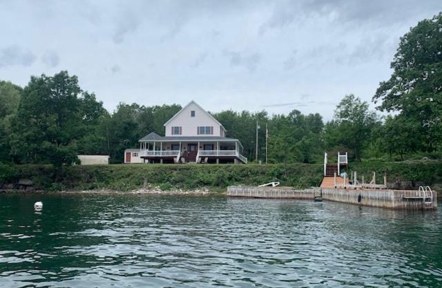 Seawayslips Waterfrontcottages Clayton 