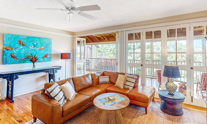 Maunaloa House | 177 m² House ∙ 2 bedrooms ∙ 6 guests