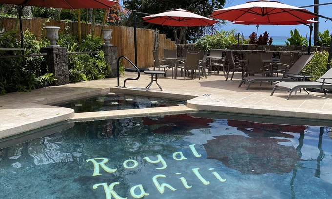 Kailua-Kona Condo | 2 bedrooms, 2 bathrooms - Across street from beach and close to Kailua Village