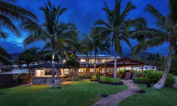 Makaha House | 232 m² House ∙ 6 bedrooms ∙ 12 guests