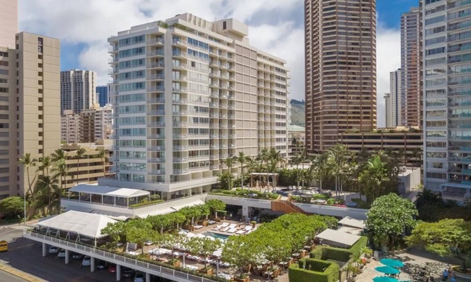 Waikiki Resort | Beach Getaway! 3 Gorgeous Units, Pools, Parking