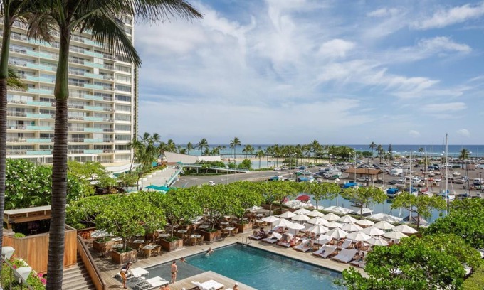 Waikiki Resort | Beach Getaway! Partial Ocean View, Pools, Bar, Mini-Market, Parking