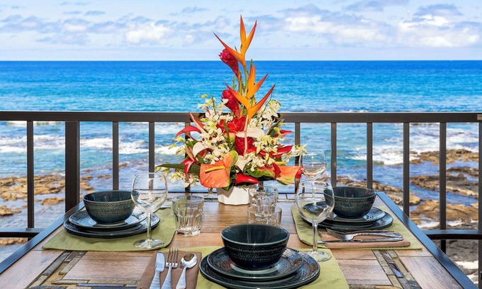 Kailua-Kona Condo | Beautiful Oceanfront Kona Bali Kai 3rd Floor Condo