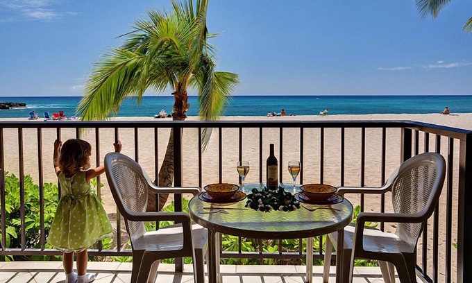 Makaha Condo | Beautiful, Remodeled First Floor Condo: 3 Steps to the Beach (HP104)