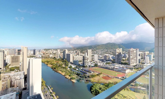 Waikiki Apartment | Cozy condo with pool, hot tub, & sauna - private lanai, ocean views