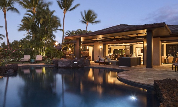 Kaupulehu House | Elegant Lau'eki Estate ~ Hualalai ~ Sweeping Views ~ THANKSGIVING SPECIAL!