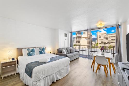Waikiki Apartment | Ilikai Marina Studios