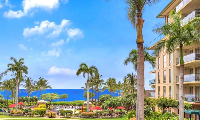 Honokowai Condo | KBM Resorts | Spacious 6-Bedroom Honua Kai Collection | Same Floor | Ocean and Mountain Views + 4 Free Rental Cars! HKH-229/36/38/40