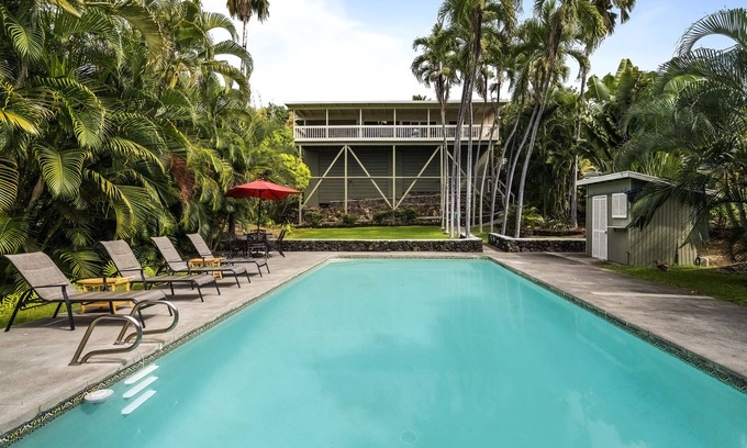 Historic Kailua Village House | "Kona Sunset House" on Walua: Breathtaking Ocean Views with Incredible Pool!