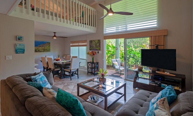 Princeville Condo | Large & Inviting, Walkable Location close to beach-Perfect for Large Groups!