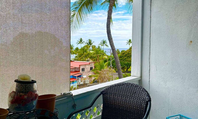 Historic Kailua Village Condo | New Discount Weekly,Monthly,Daily,OceanviewSteps to Town,Beach,Pier,Ocean access