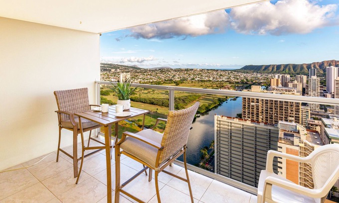 Waikiki Condo | Ocean & Diamond Head View Studio at Waikiki