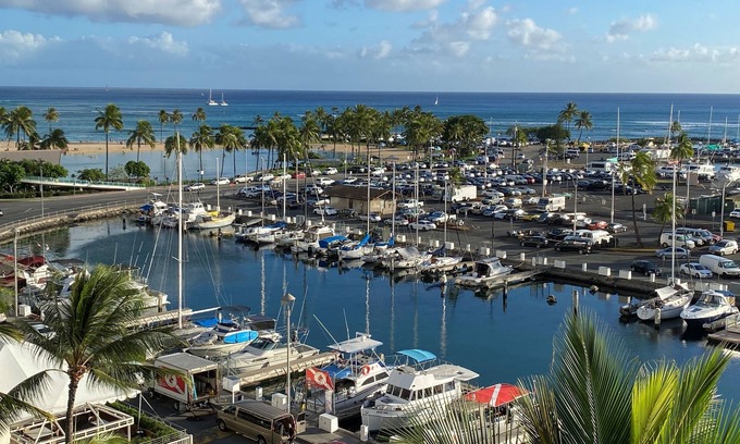 Waikiki Condo | Ocean View Condo - Ilikai Marina Waikiki Honolulu