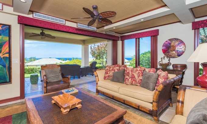 Kamuela Condo | Spacious Condo with Backyard and Ocean views | Mauna Kea Resort