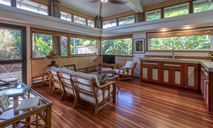 Historic Lahaina Front Street House | The KulanI Maui: boutique bungalow accommodations one walking street to beach