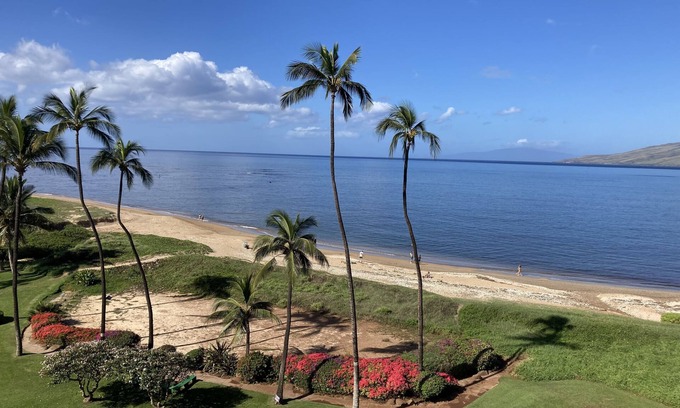 Kihei Condo | Weekly and monthly discounts/Koa Lagoon direct Oceanfront Condo Unit 607