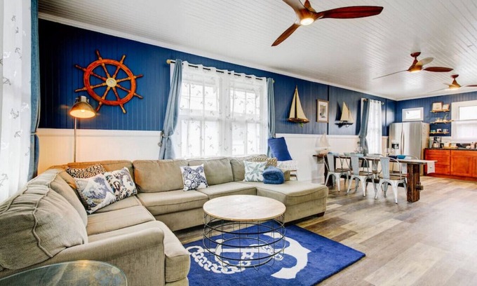 Hilo House | Whaler`s Inn- Nautical Magical
