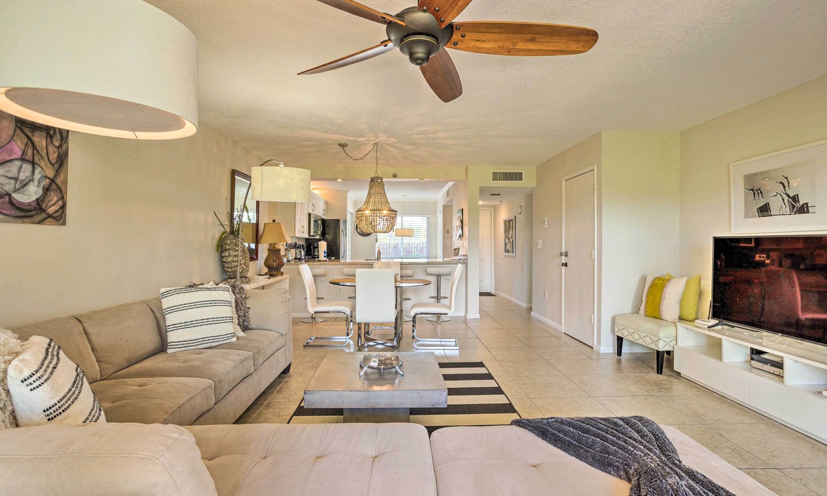 Sea Palms Apartment | Jupiter Condo w/Pool Access, Walk to Beach!