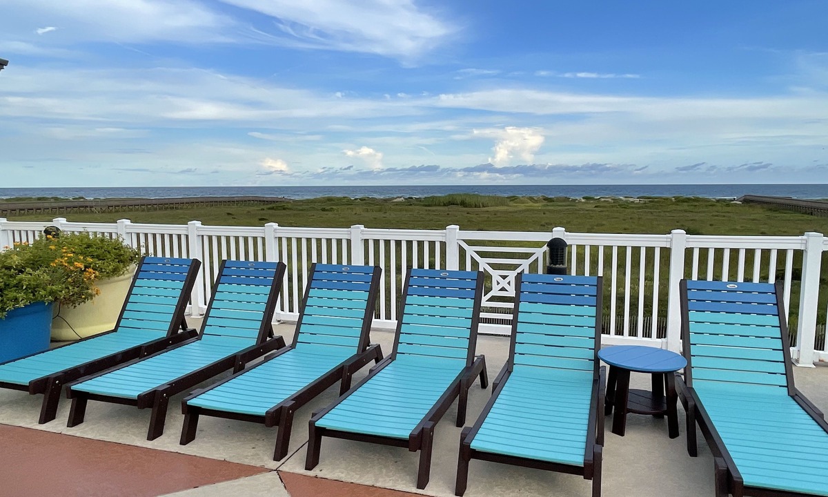 Red Fish Cove Condo | Beach Front and steps away from Pointe West Community amenities!