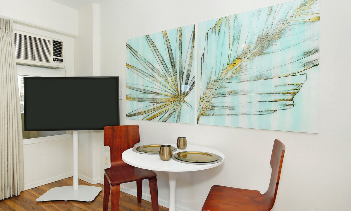 Waikiki Condo | 1 Block from World-Famous Waikiki Beach in the Heart of Waikiki! FREE Parking