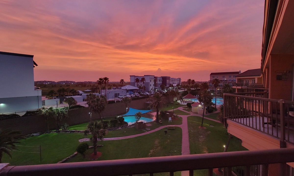 Galveston Condo | Heated Pool & HOT Tub! W/D Oceanview!