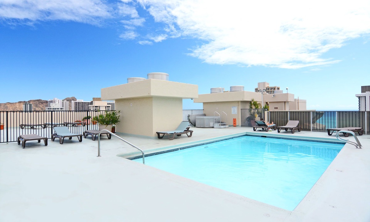 Waikiki Condo | Fresh Contemporary/Hawaiian Decor w/AC, Washer/Dryer, Wi-Fi, Pool, Parking!