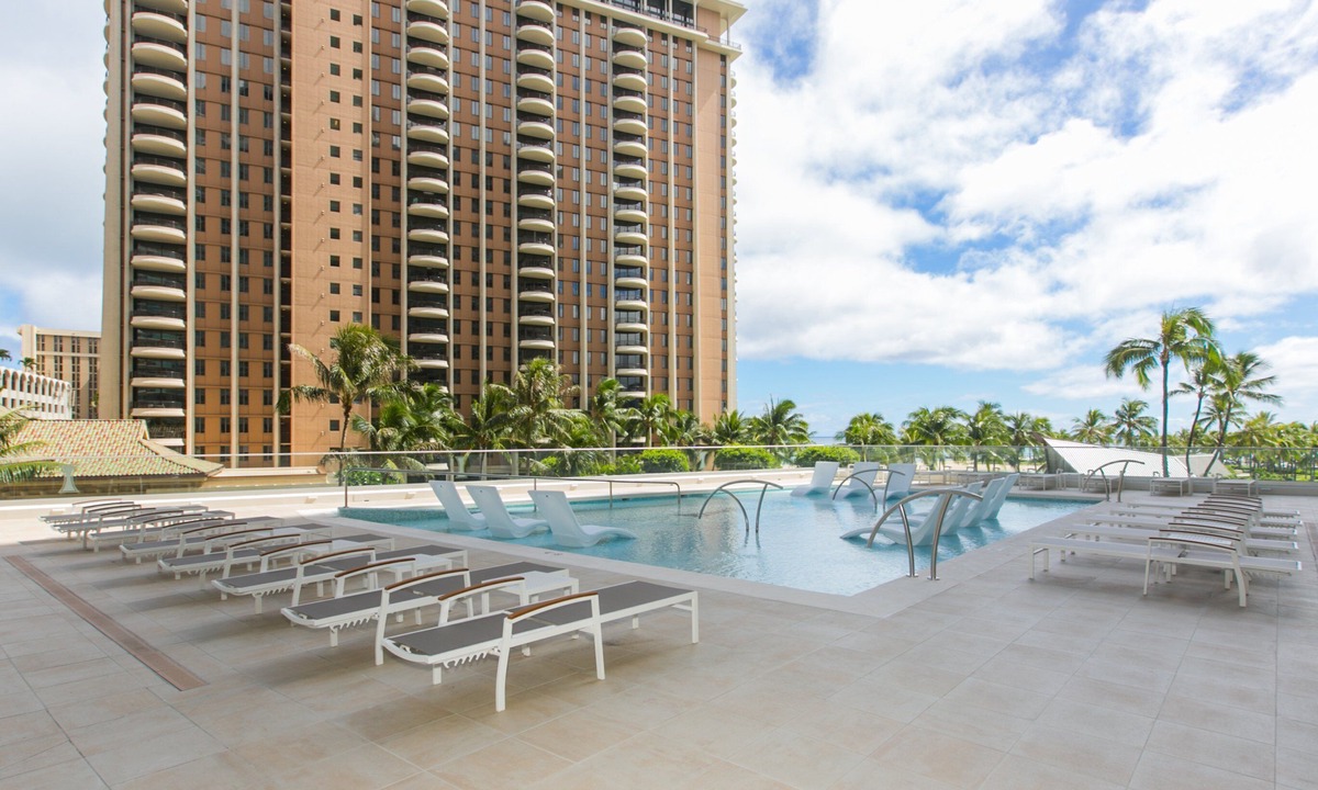 Waikiki Condo | If you're looking for your get-away spot, look no further.