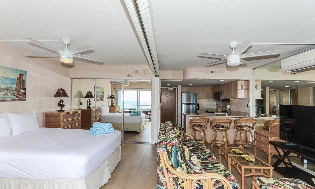 Waikiki Condo | One-Bedroom Deluxe (Renovated) Unit with a view of the Duke Kahanamoku Lagoon and Waikiki Beach