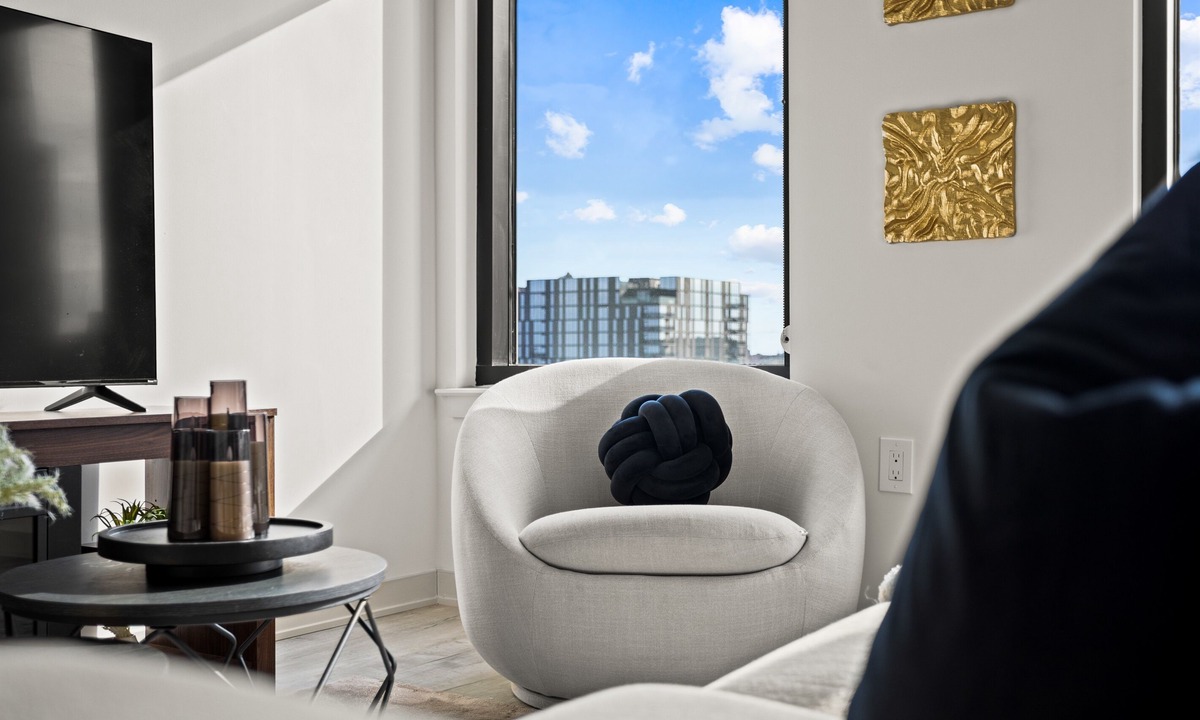 Peachtree Center Apartment | 20th-Floor Luxury 1BR | Skyline Views, Pool, Walk to Mercedes-Benz Stadium