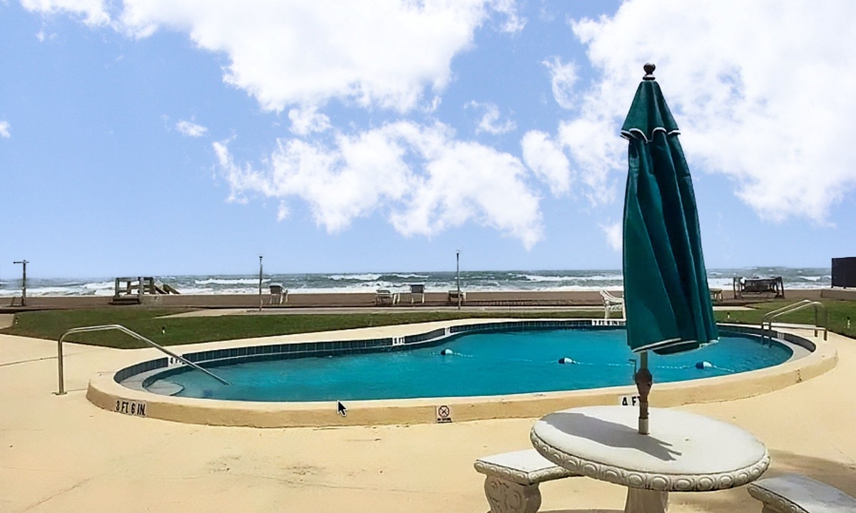 South Patrick Shores Condo | Sunny Satellite Beach 1BR Condo by the Sea W/Private Balcony & Partial Ocean View! ☀️