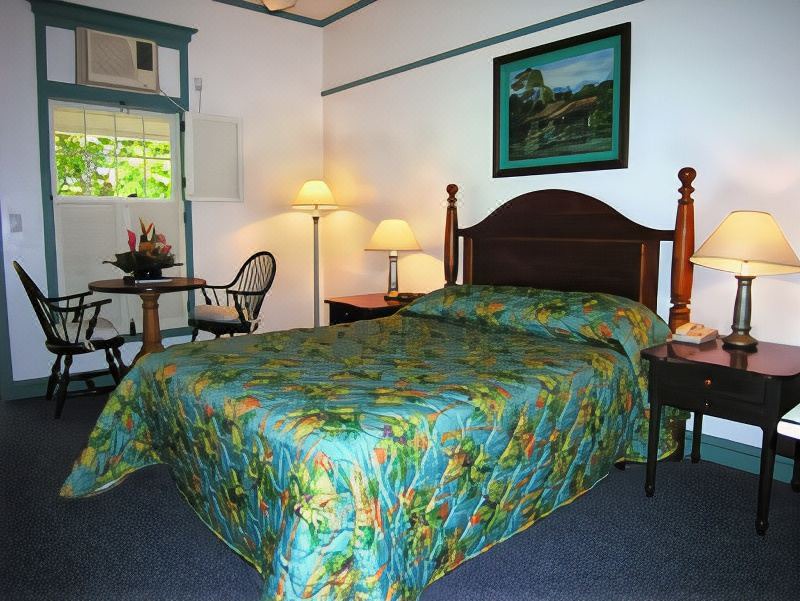 Photo of Bedroom in Historic Lahaina Front Street