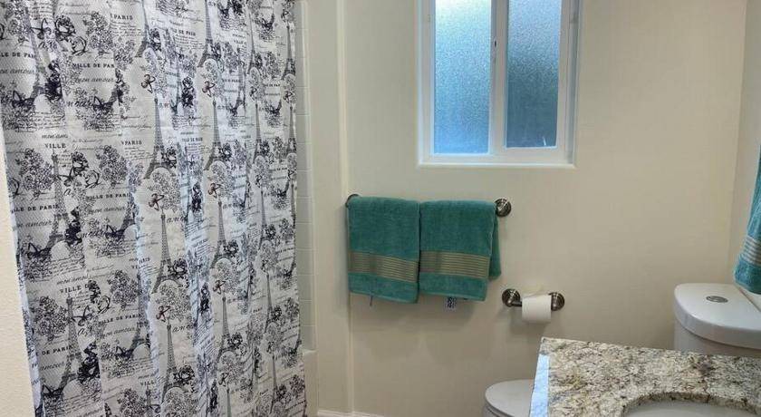 Photo of Bathroom in Ainaloa