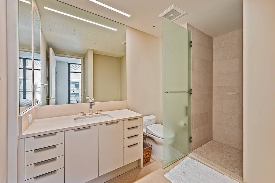 Photo of Bathroom in Ala Moana