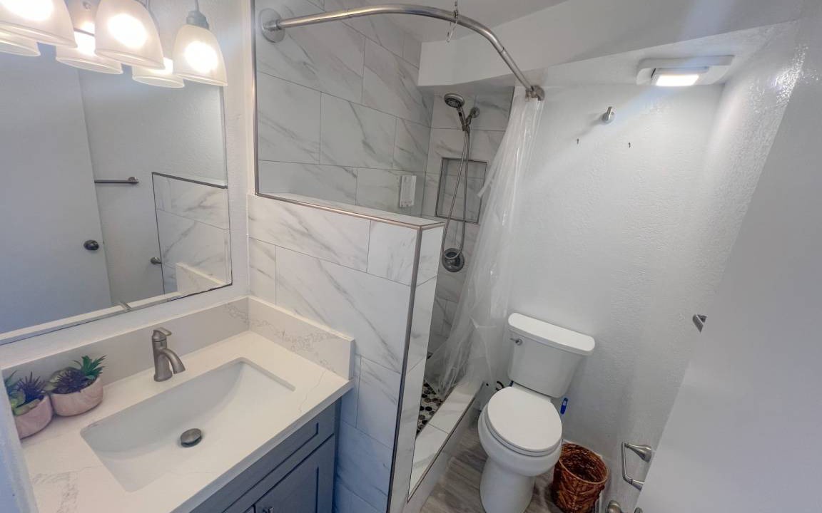 Photo of Bathroom in McCully - Moiliili