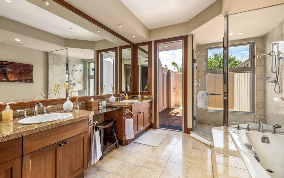 Photo of Bathroom in Kaupulehu