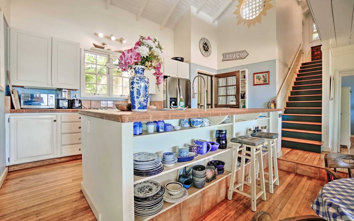Photo of Kitchen in Maunaloa