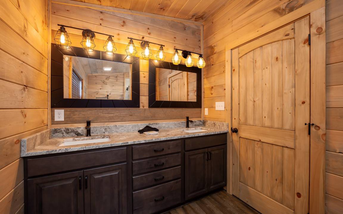 Photo of Bathroom in Chalet Village North