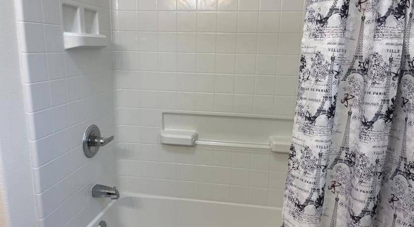 Photo of Bathroom in Ainaloa