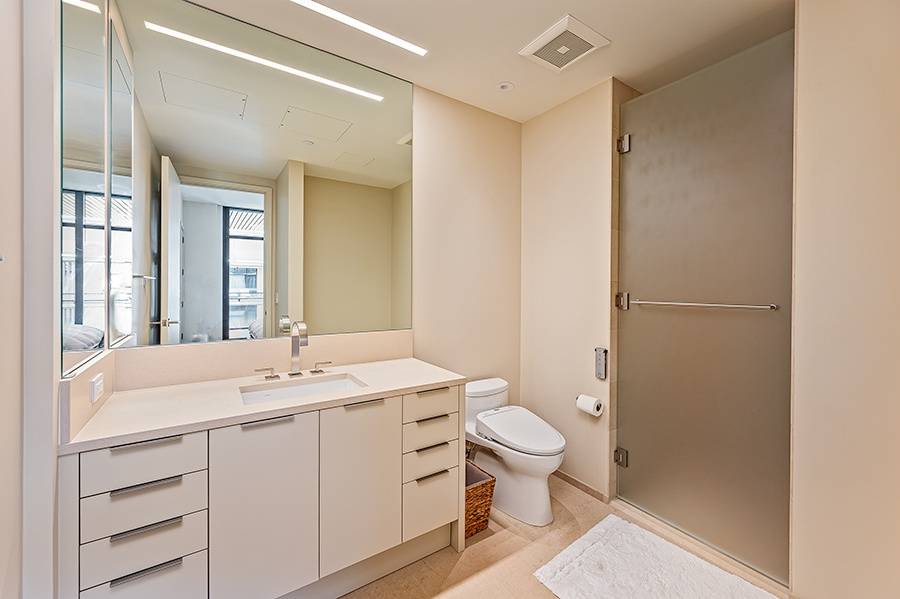 Photo of Bathroom in Ala Moana