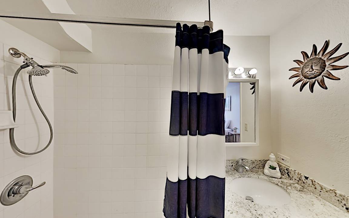 Photo of Bathroom in McCully - Moiliili
