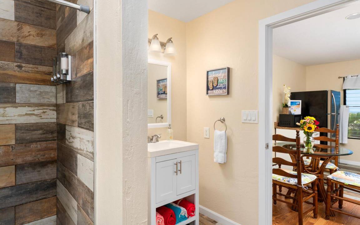 Photo of Bathroom in Kona Palisades