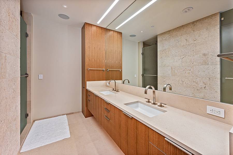 Photo of Bathroom in Ala Moana