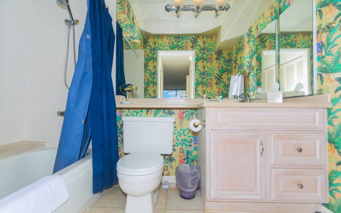 Photo of Bathroom in Waikiki