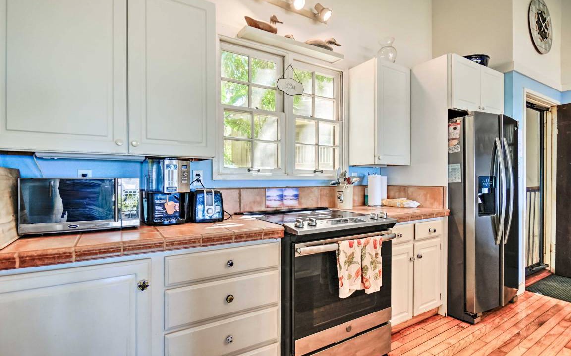 Photo of Kitchen in Maunaloa