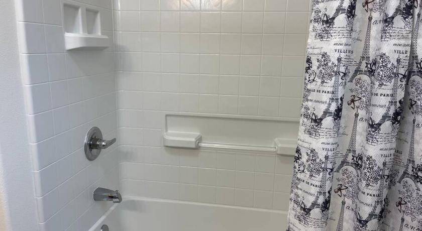 Photo of Bathroom in Ainaloa
