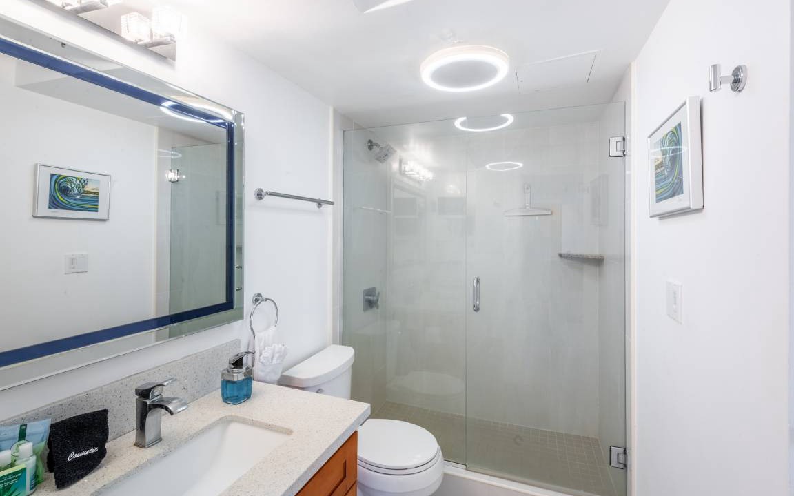 Photo of Bathroom in Waikiki