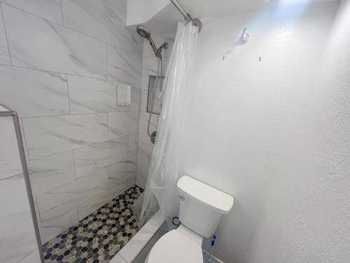 Photo of Bathroom in McCully - Moiliili